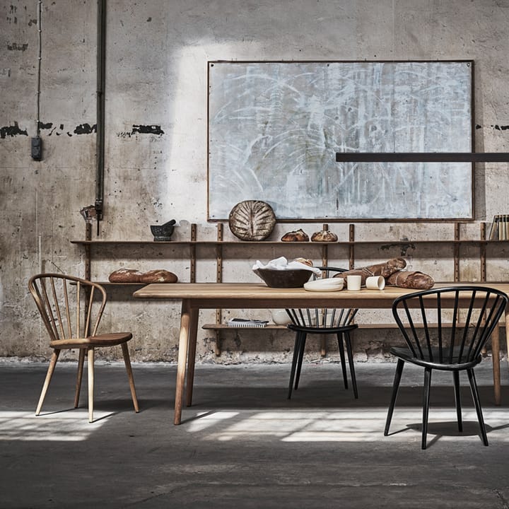 Ikon vegghylle, Bjørk hvitoljet, dyp 28 cm Stolab