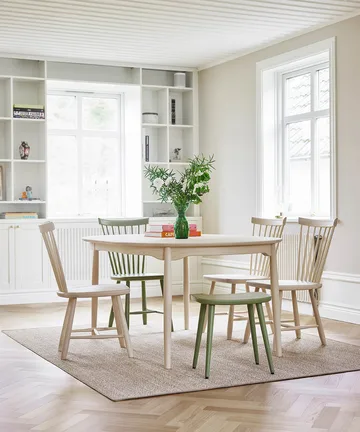 Lilla Åland stol eik - Lys mattlakk - Stolab