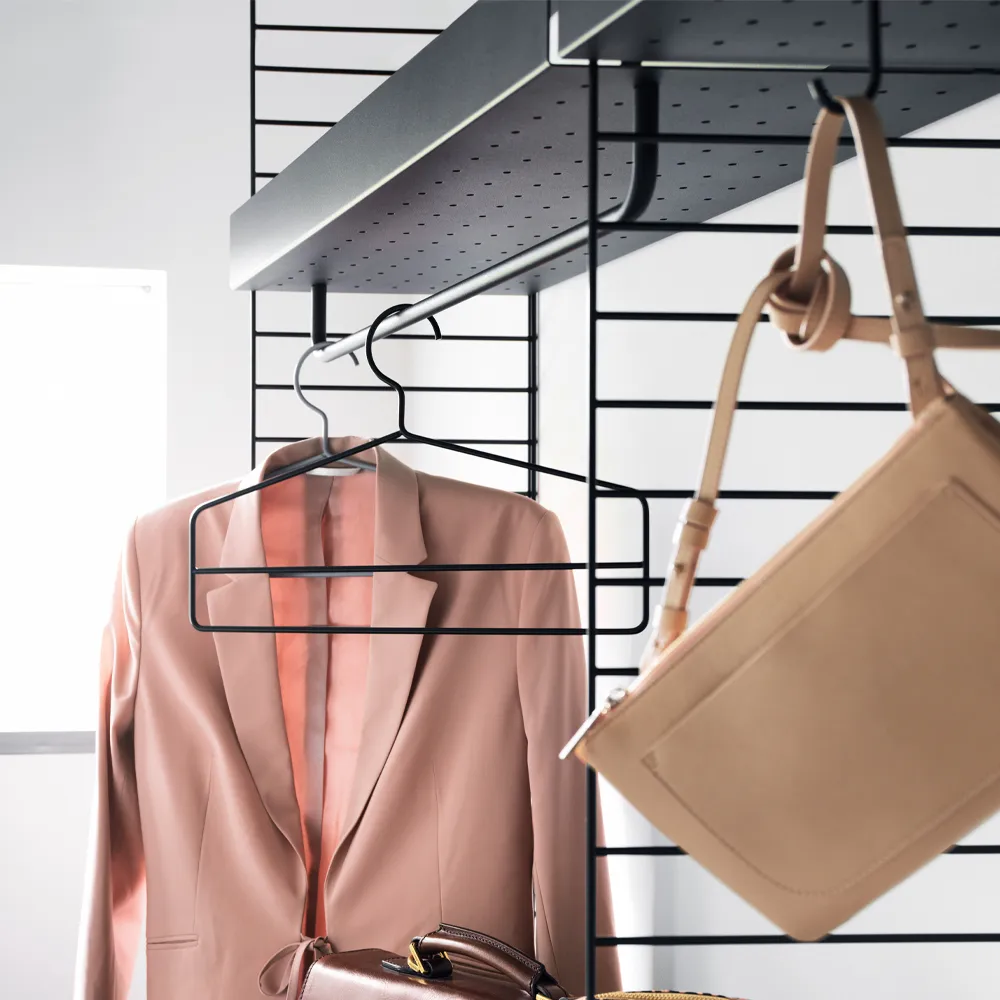 String gulvgavl, svart, 200x30cm, 1-pk String