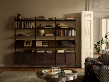 String skap med dør - Mørk eik, 58x30 cm - String