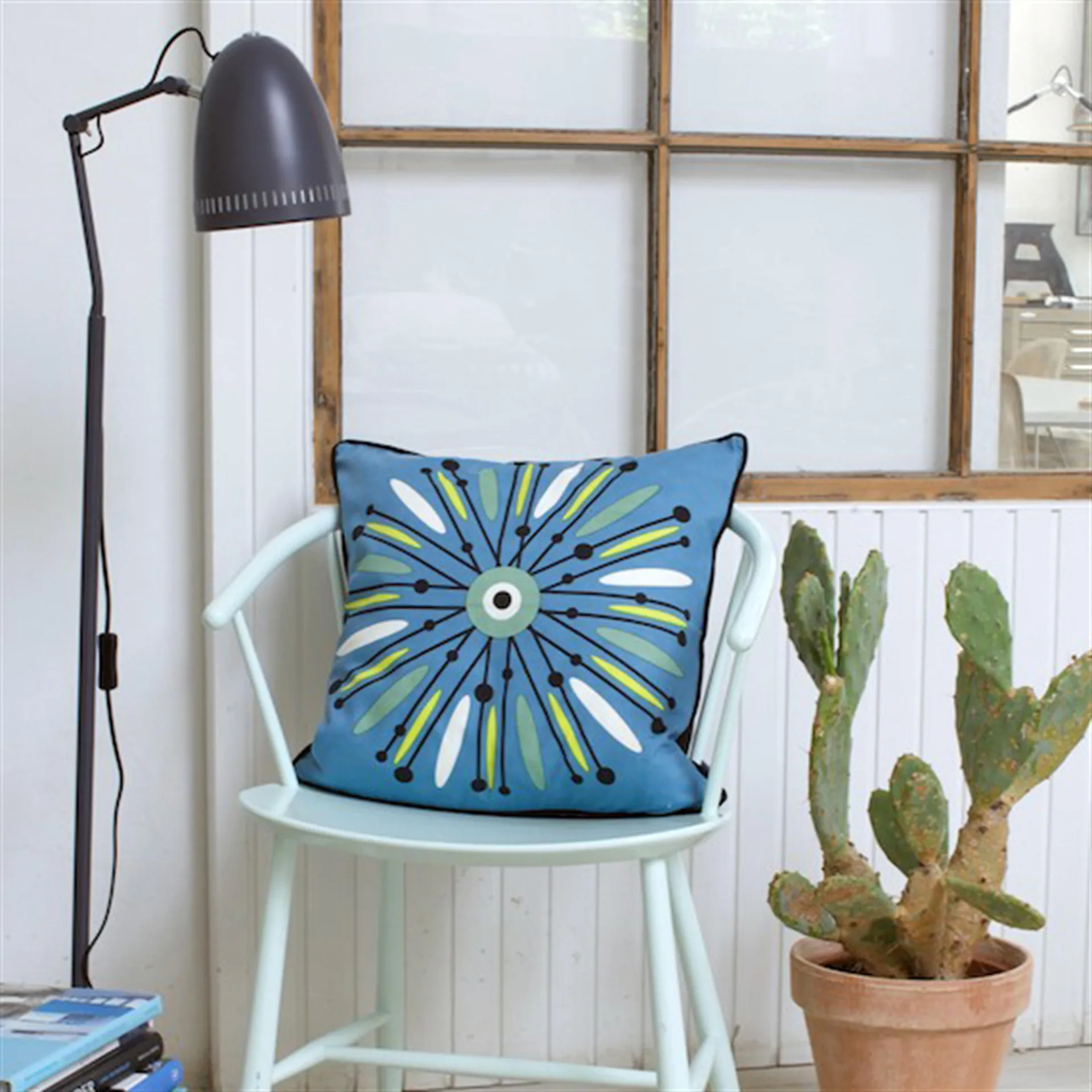 Dynamo gulvlampe, matt almost black (grå) Superliving