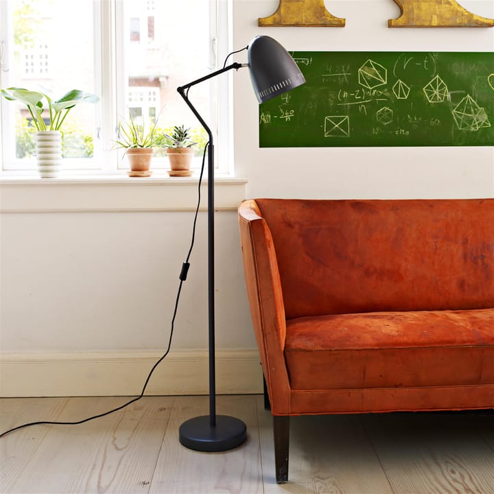 Dynamo gulvlampe, matt almost black (grå) Superliving