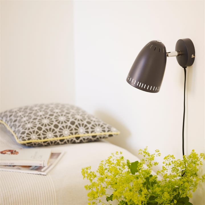 Dynamo vegglampe kort arm, matt almost black (grå) Superliving