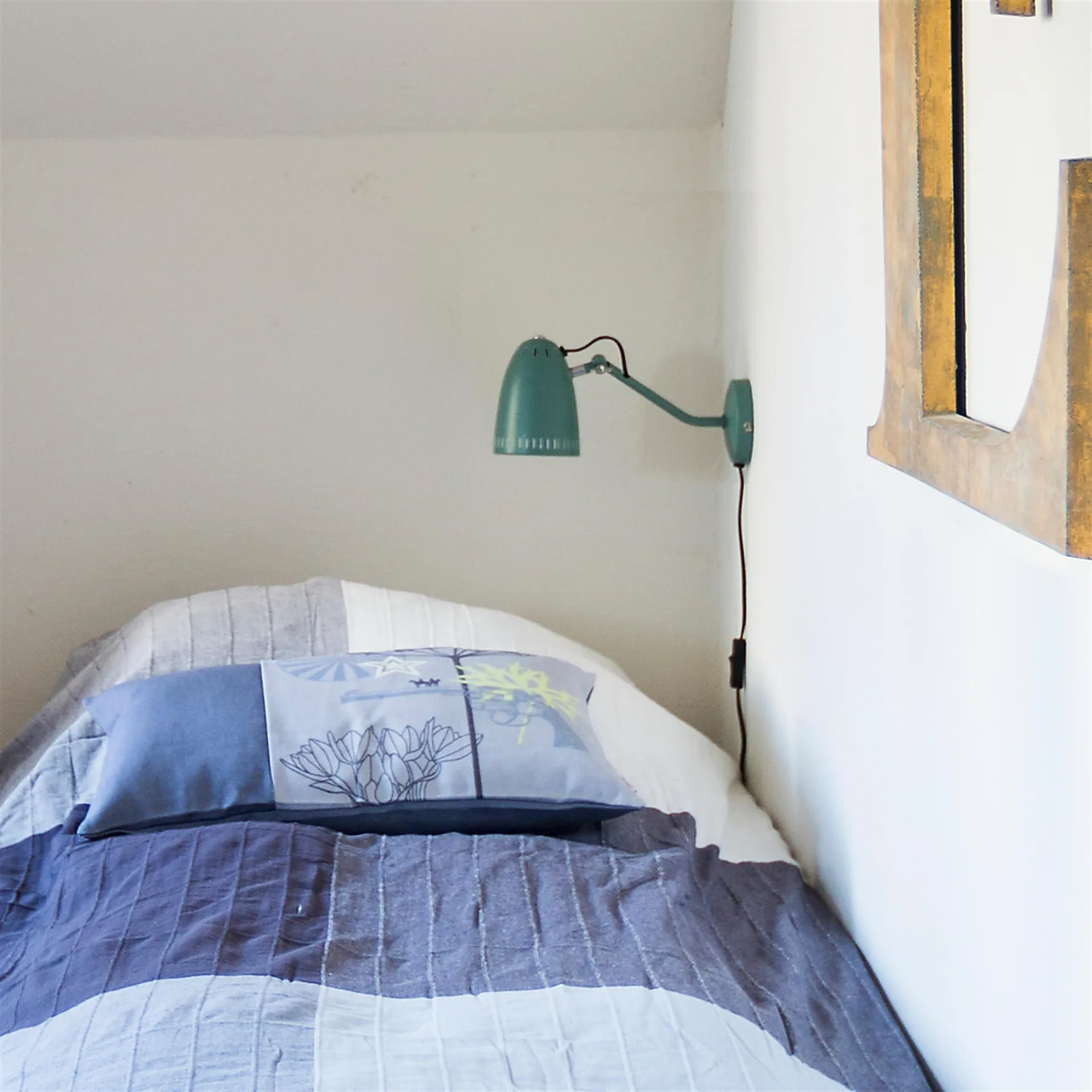 Dynamo vegglampe, matt duck green (grønn) Superliving