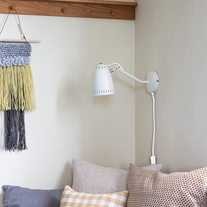 Dynamo vegglampe, matt whisper white (hvit) Superliving