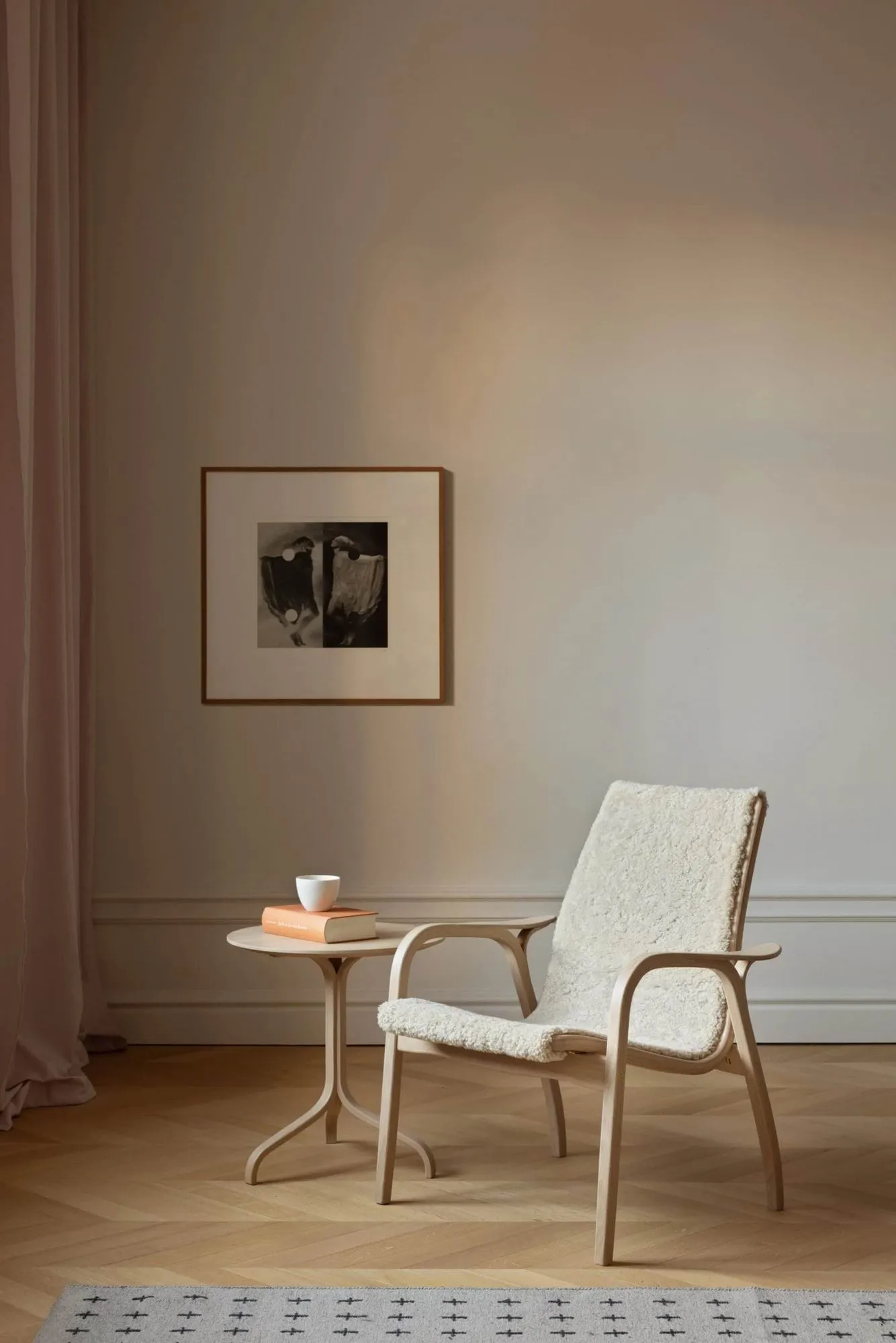 Laminett lenestol oljet eik/saueskinn, Moonlight (beige) Swedese