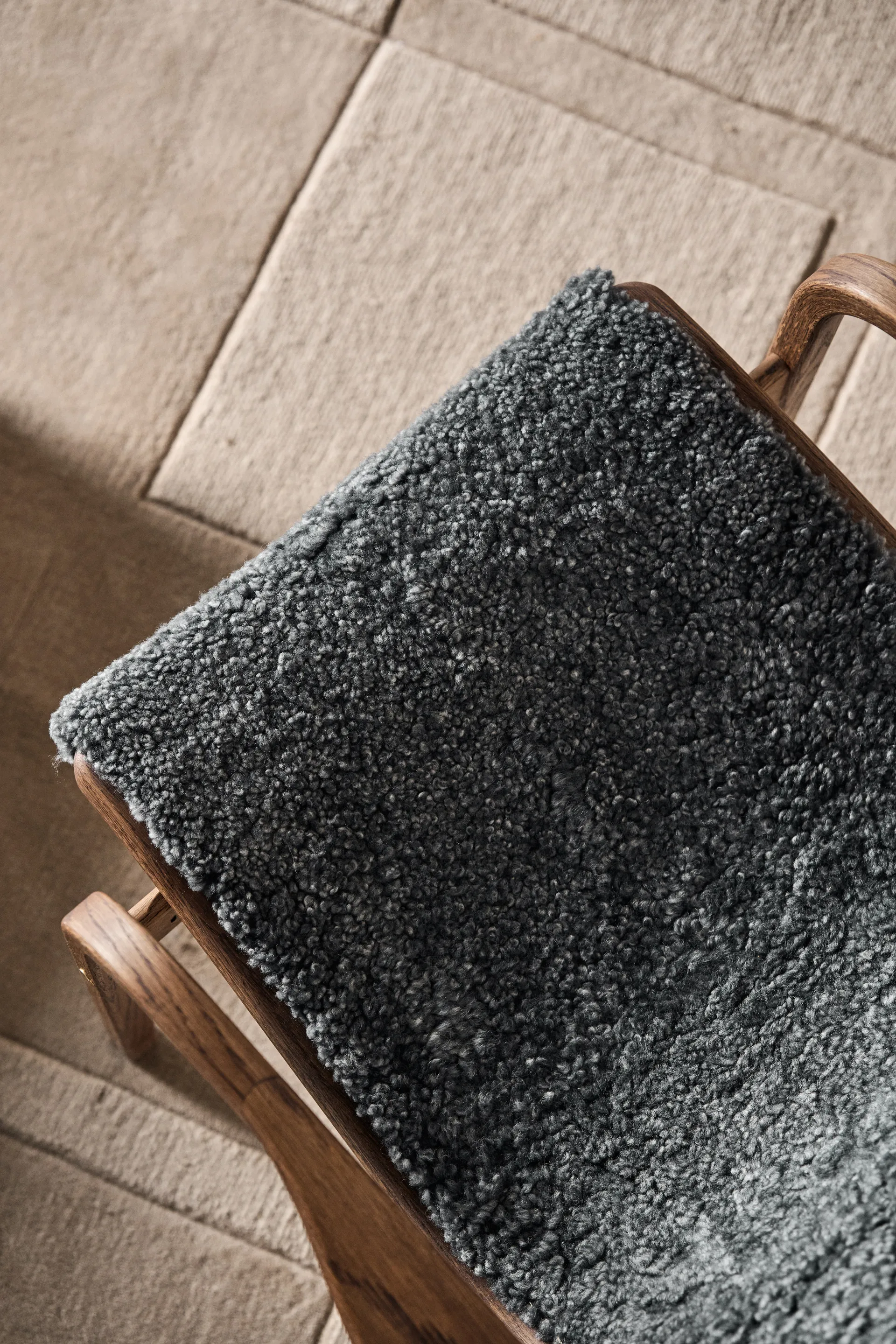 Lamino lenestol eik/saueskinn Special Edition, Rubio Monocoat Chocolate-Charcoal Swedese