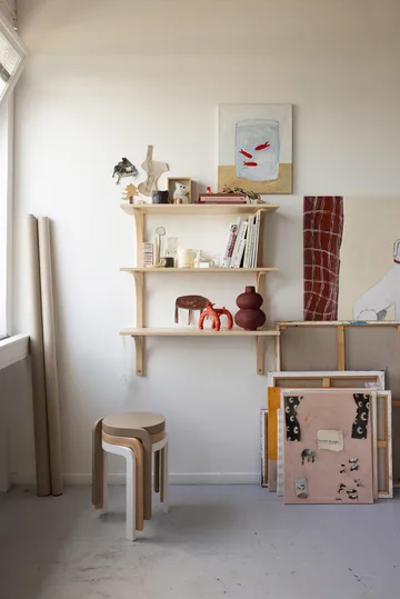 Levi hylle - Lakkert ask-rustfritt stål, 2 hyller, 90 cm - Swedese