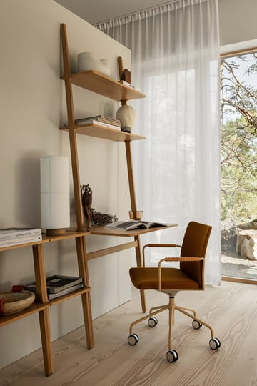 Libri skrivebord - Lakkert eik - Swedese