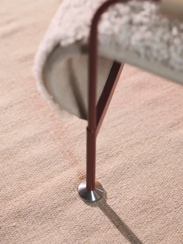 Serpentine lenestol - Saueskinn Moonlight-nutmeg - Swedese