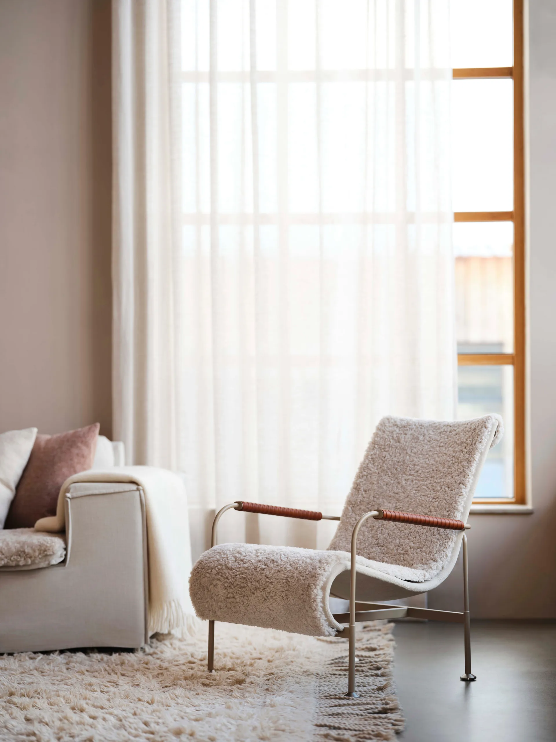 Serpentine lenestol, Stoff Romo Linara Rye-krom Swedese