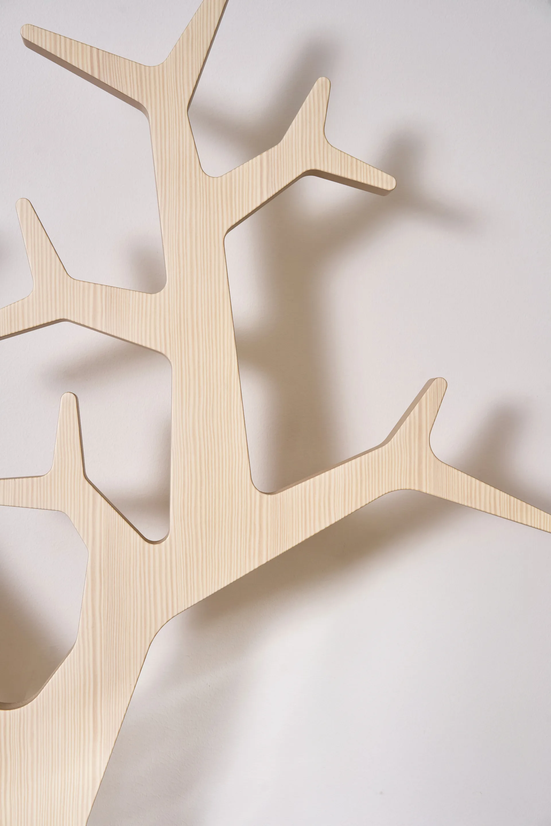 Tree wall veggmontert kleshengere Special Edition 194 cm, Hvitepigmentert furu Swedese