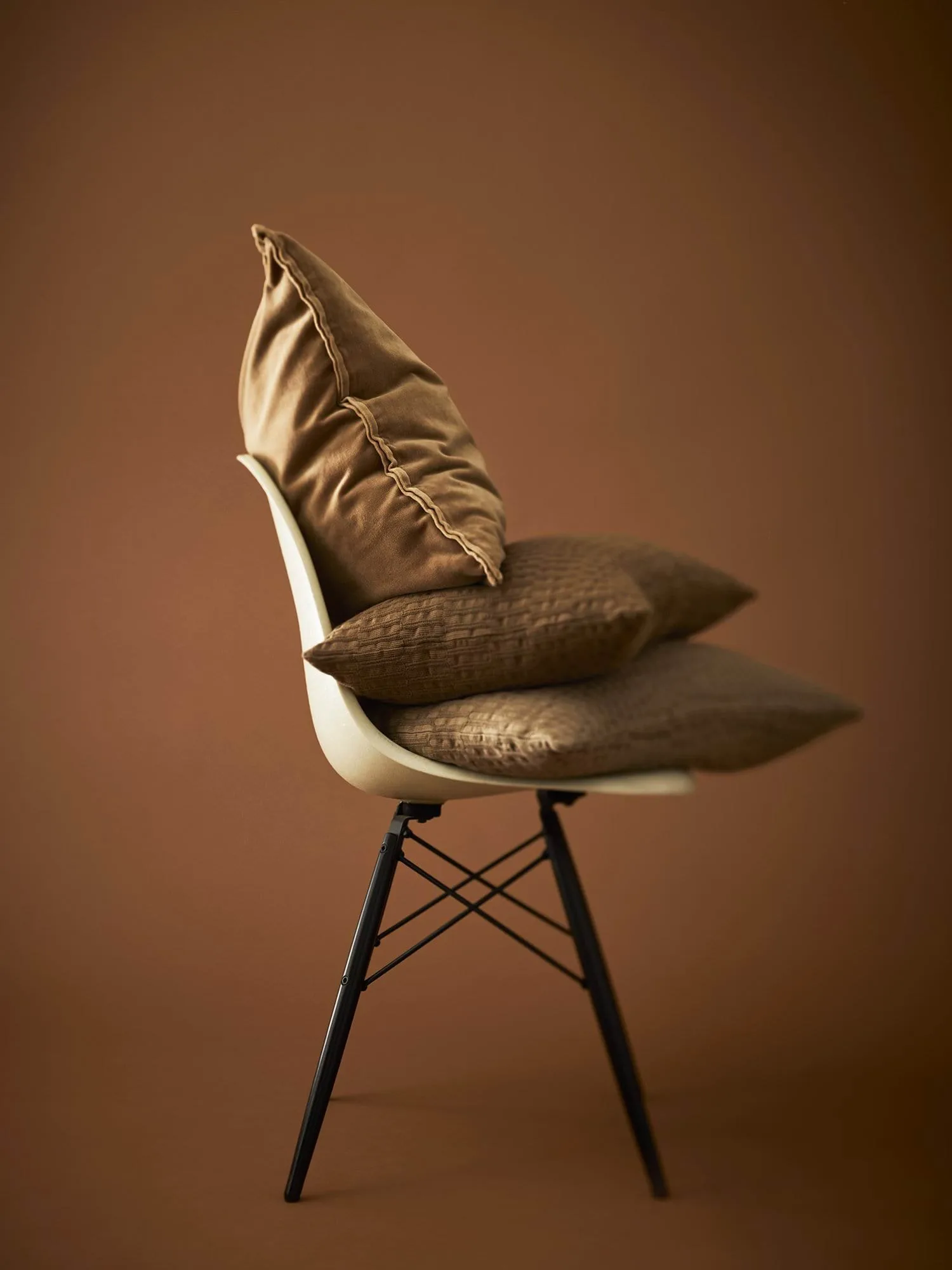 Claire putetrekk, Mud brown, 40x60 cm Tell Me More
