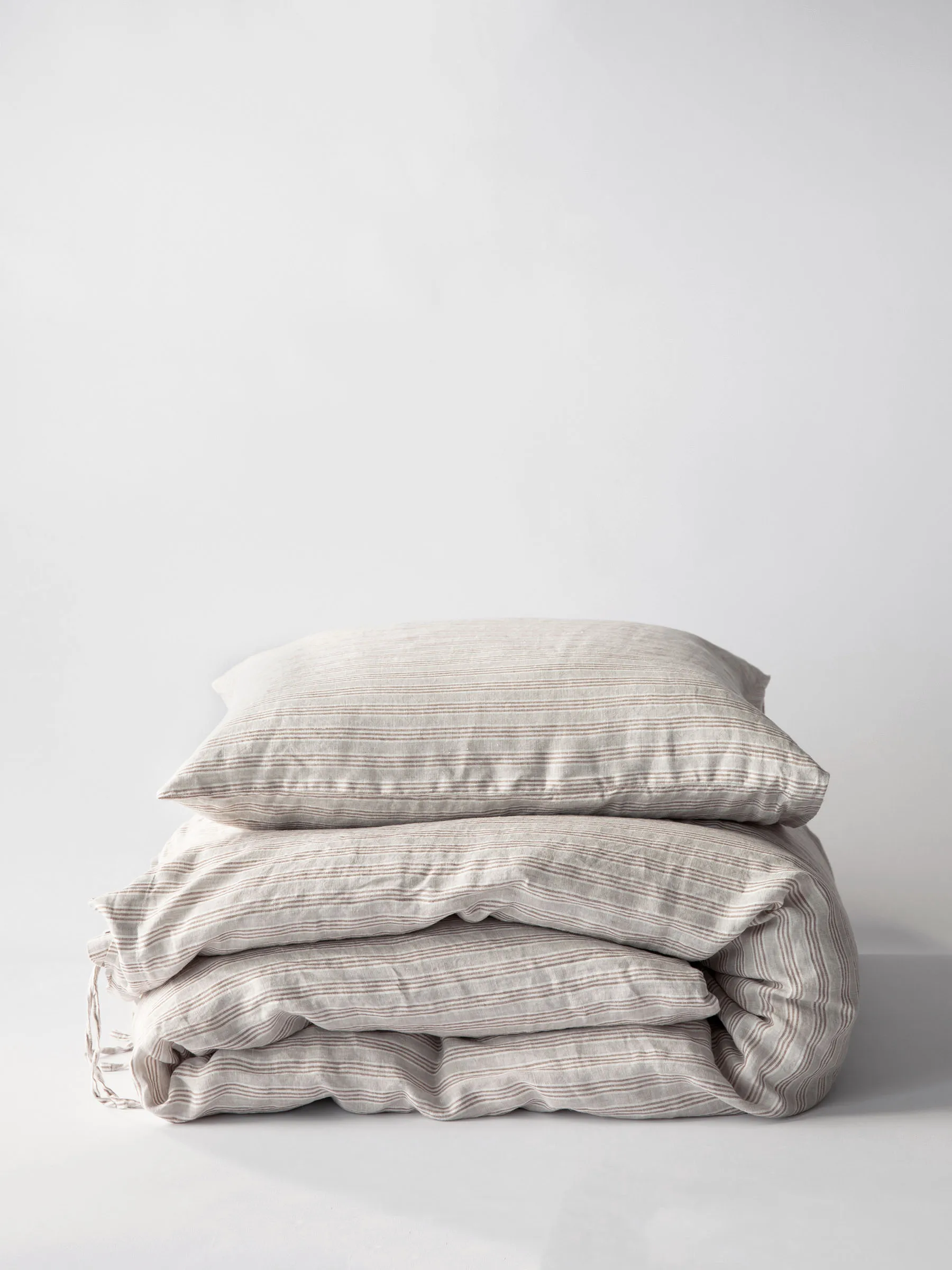 Dynetrekk lin 150 x 200 cm, Hazelnut stripe Tell Me More