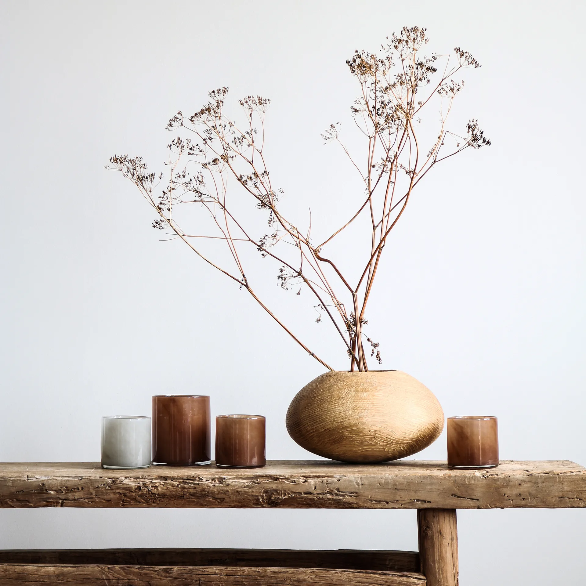 Lyric lysholder S, Warm grey Tell Me More