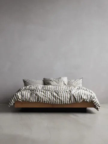 Tell Me More stripet dynetrekk bomull - Olive, 150x200 cm - Tell Me More