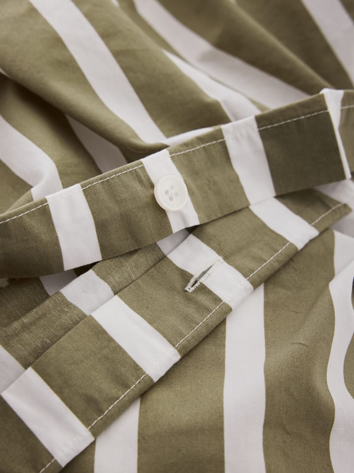 Tell Me More stripet dynetrekk bomull, Olive, 220x220 cm Tell Me More