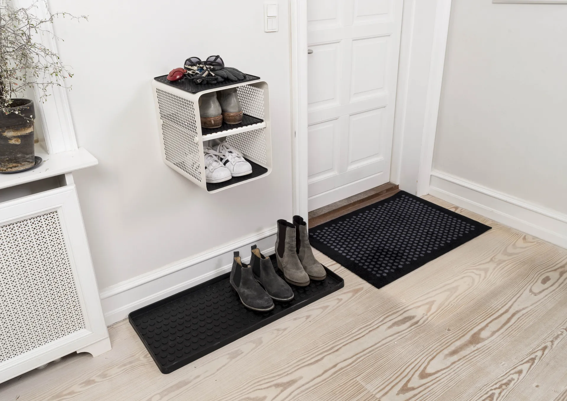 Dot dørmatte, Black, 60 x 90 cm tica copenhagen