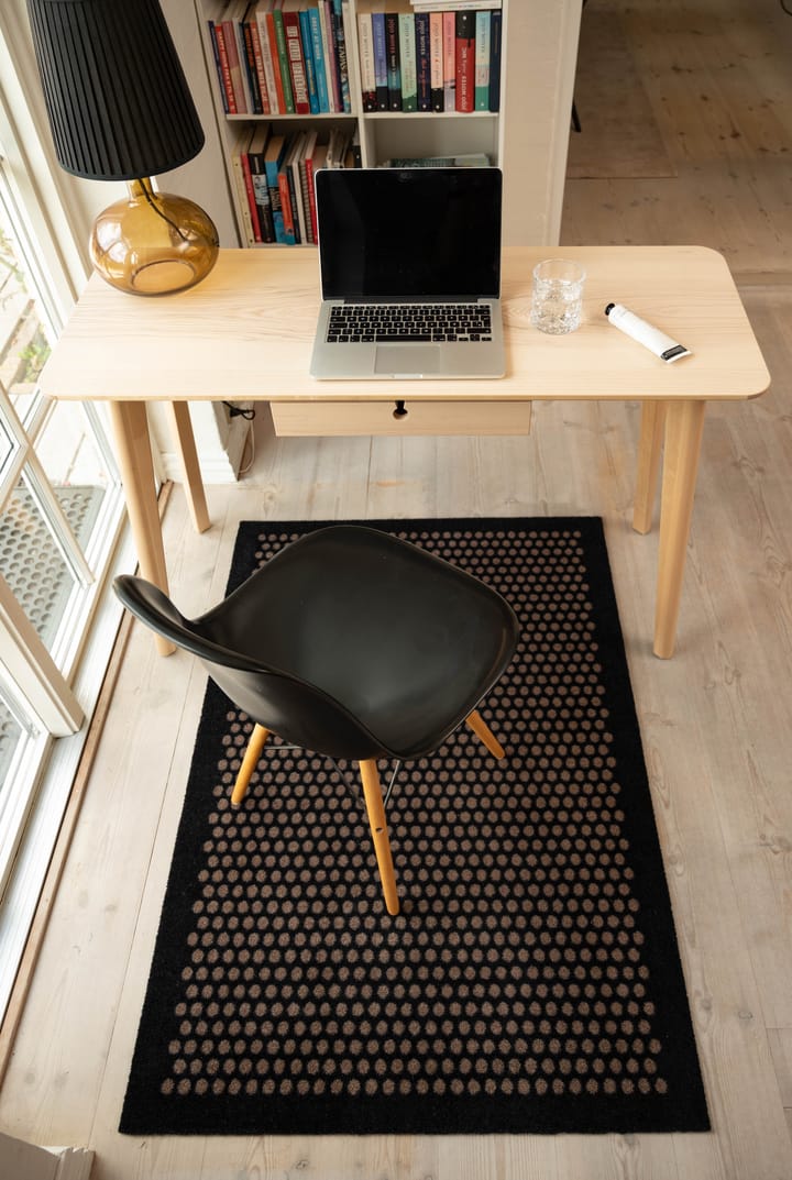 Dots entréteppe, Black-sand, 90 x 130 cm tica copenhagen