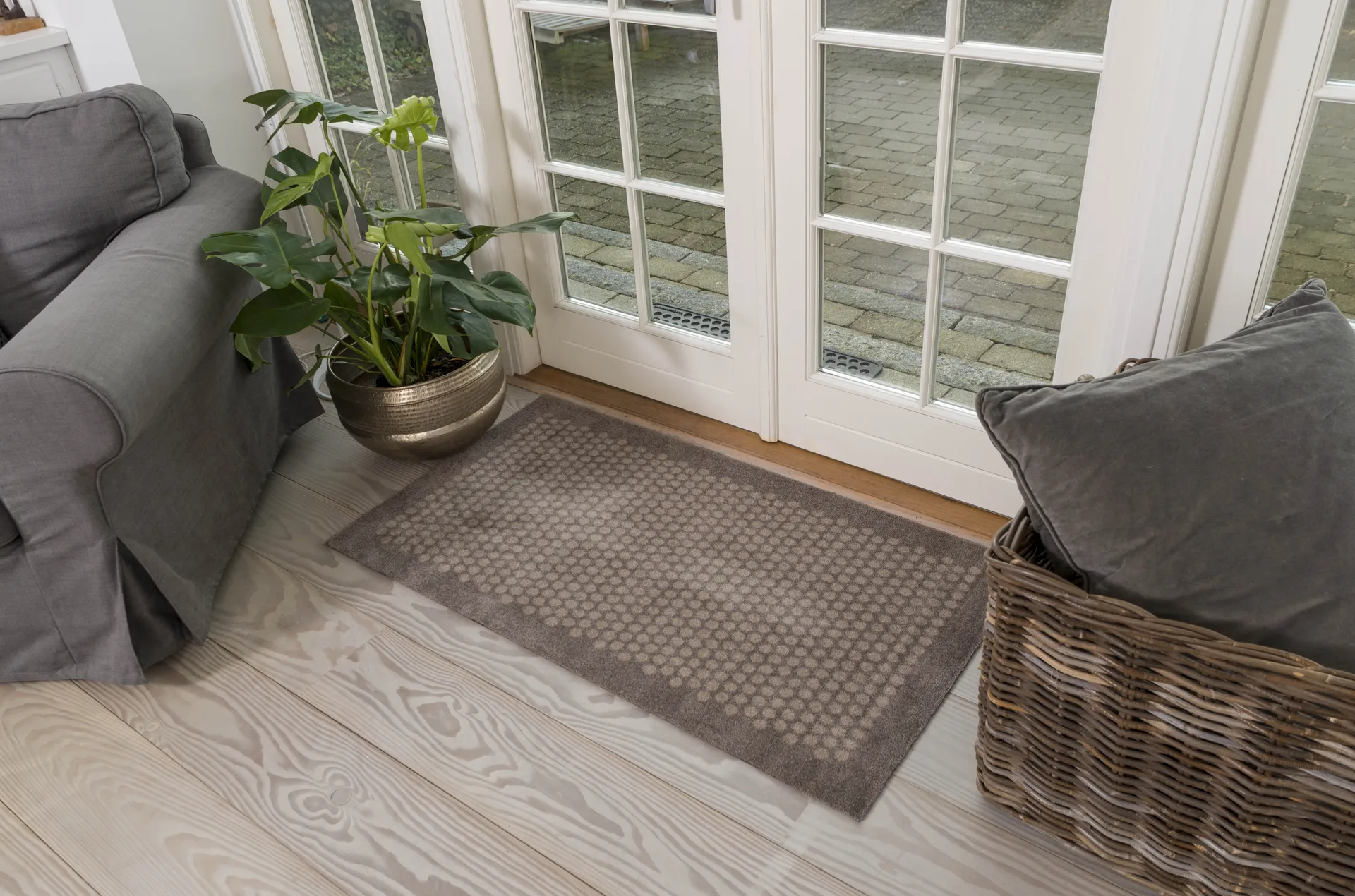 Dots entréteppe, Sand, 67 x 120 cm tica copenhagen