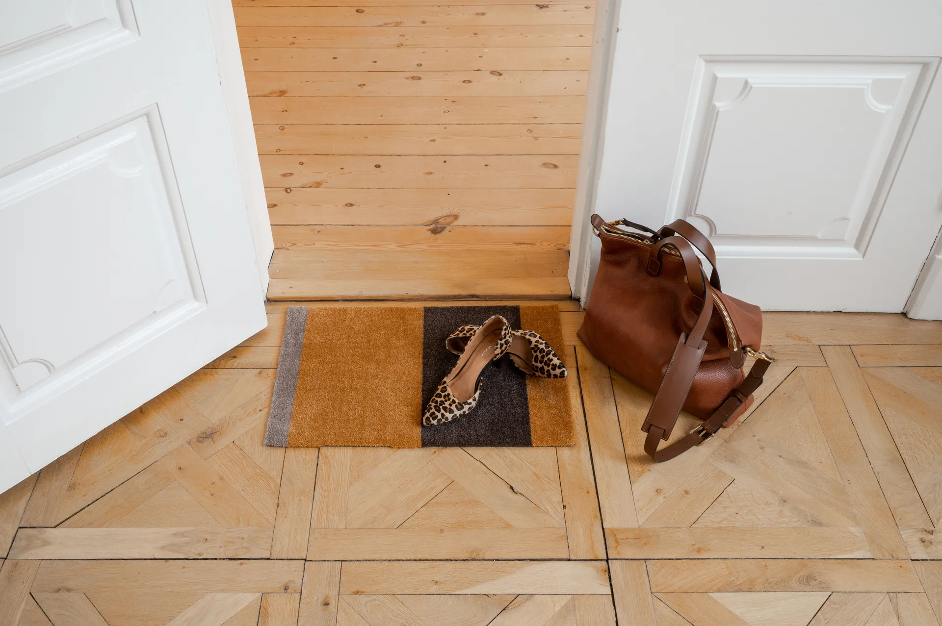 Stripes dørmatte horisontal, Dijon-brown-sand, 40 x 60 cm tica copenhagen