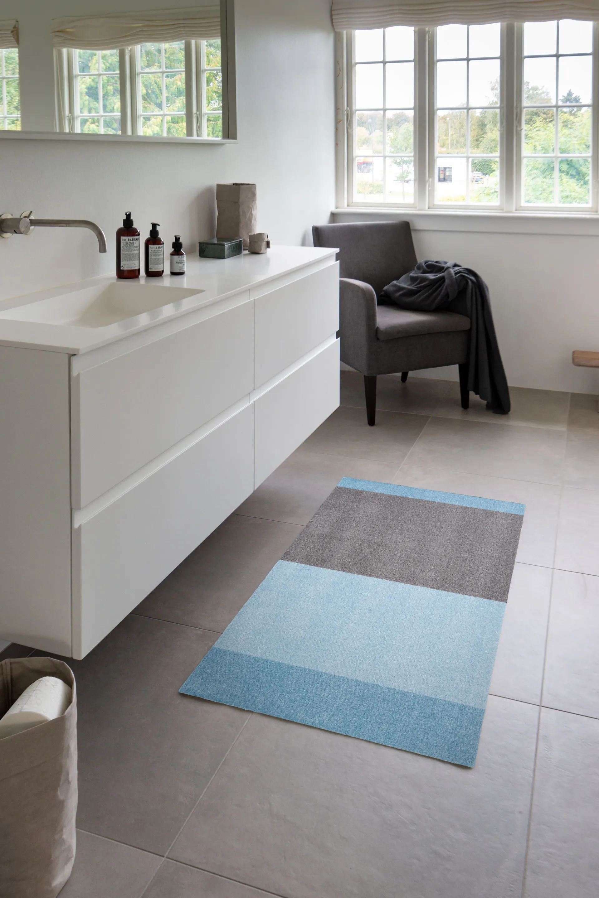 Stripes entréteppe horisontal, Blue-steel grey, 67 x 120 cm tica copenhagen