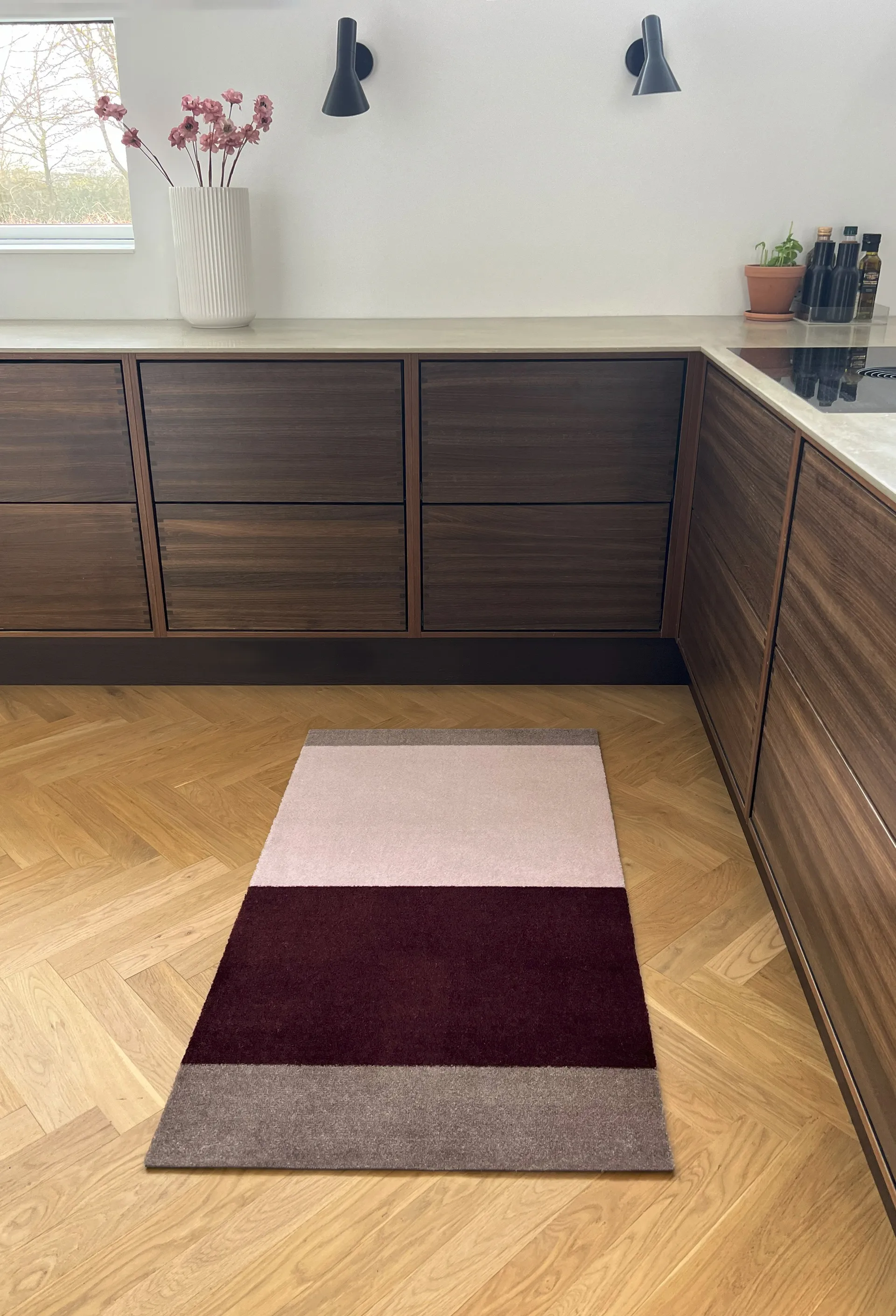 Stripes entréteppe horisontal, Bordeaux-rose-sand, 67x120 cm tica copenhagen