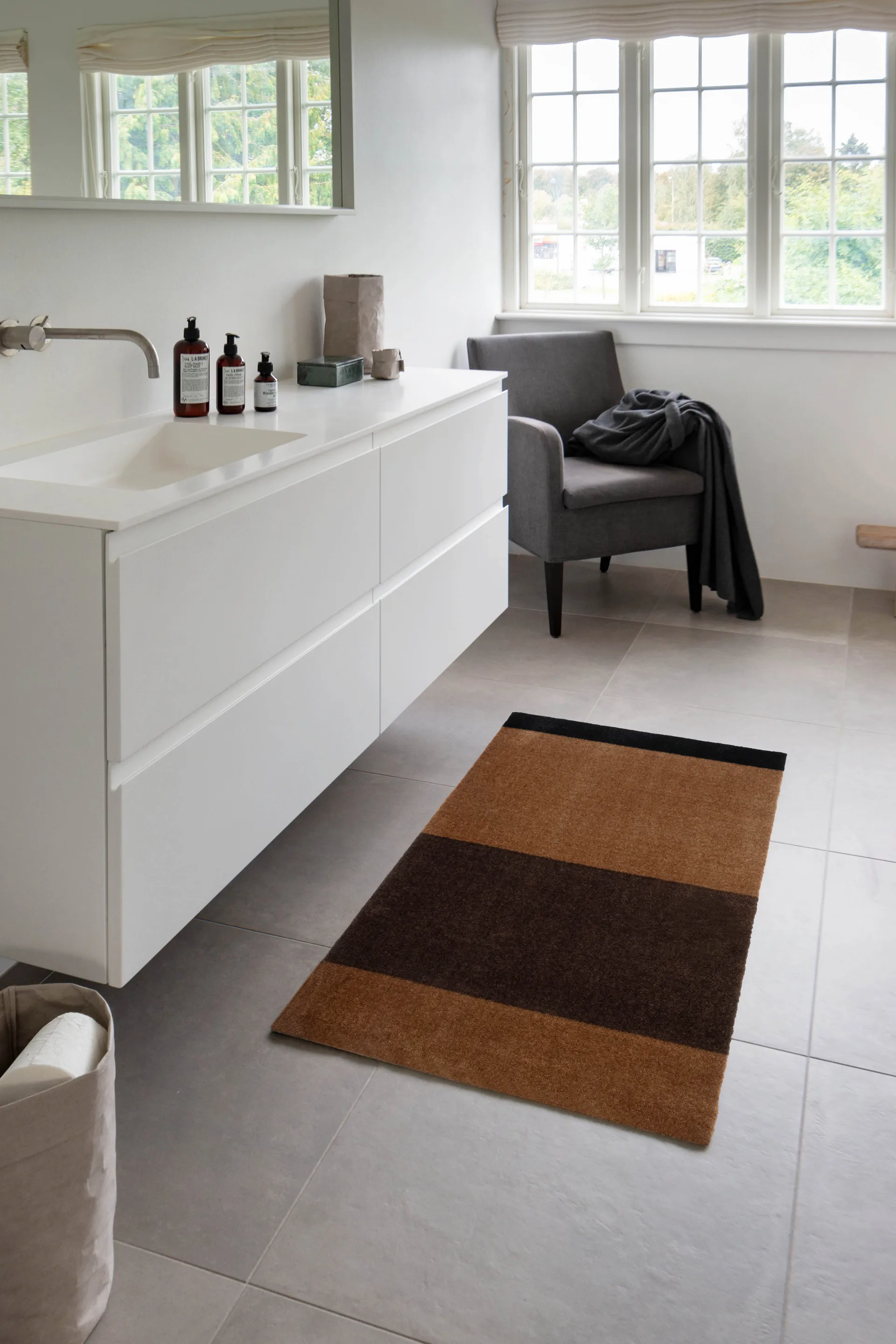 Stripes entréteppe horisontal, Cognac-dark brown-black, 67x120 cm tica copenhagen