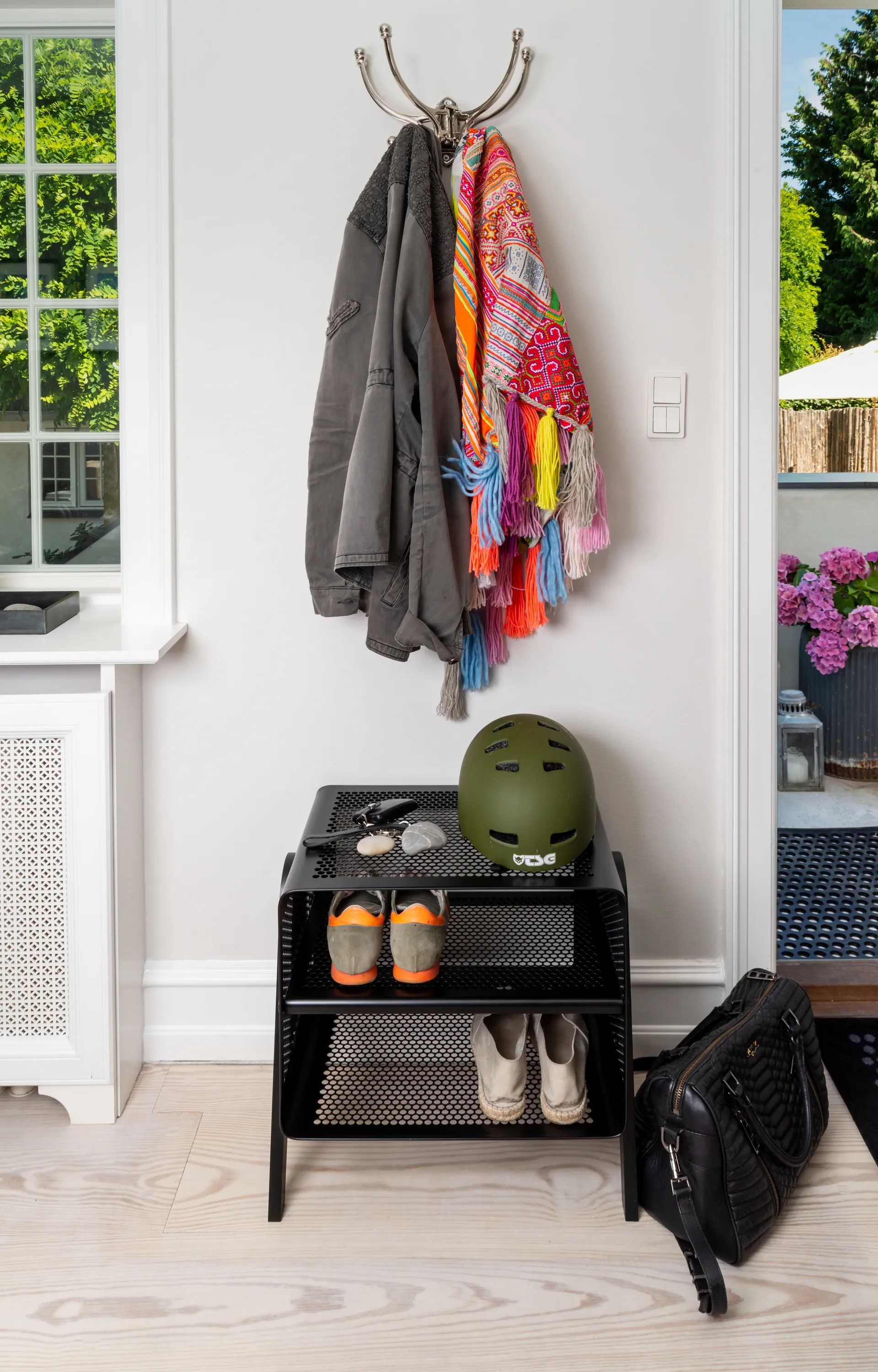 Tica hylle small, Black tica copenhagen