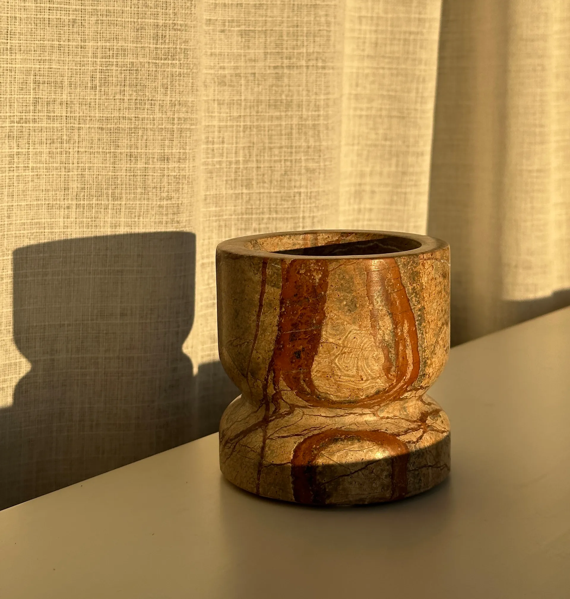 Dahl skål, Red stone Tinted