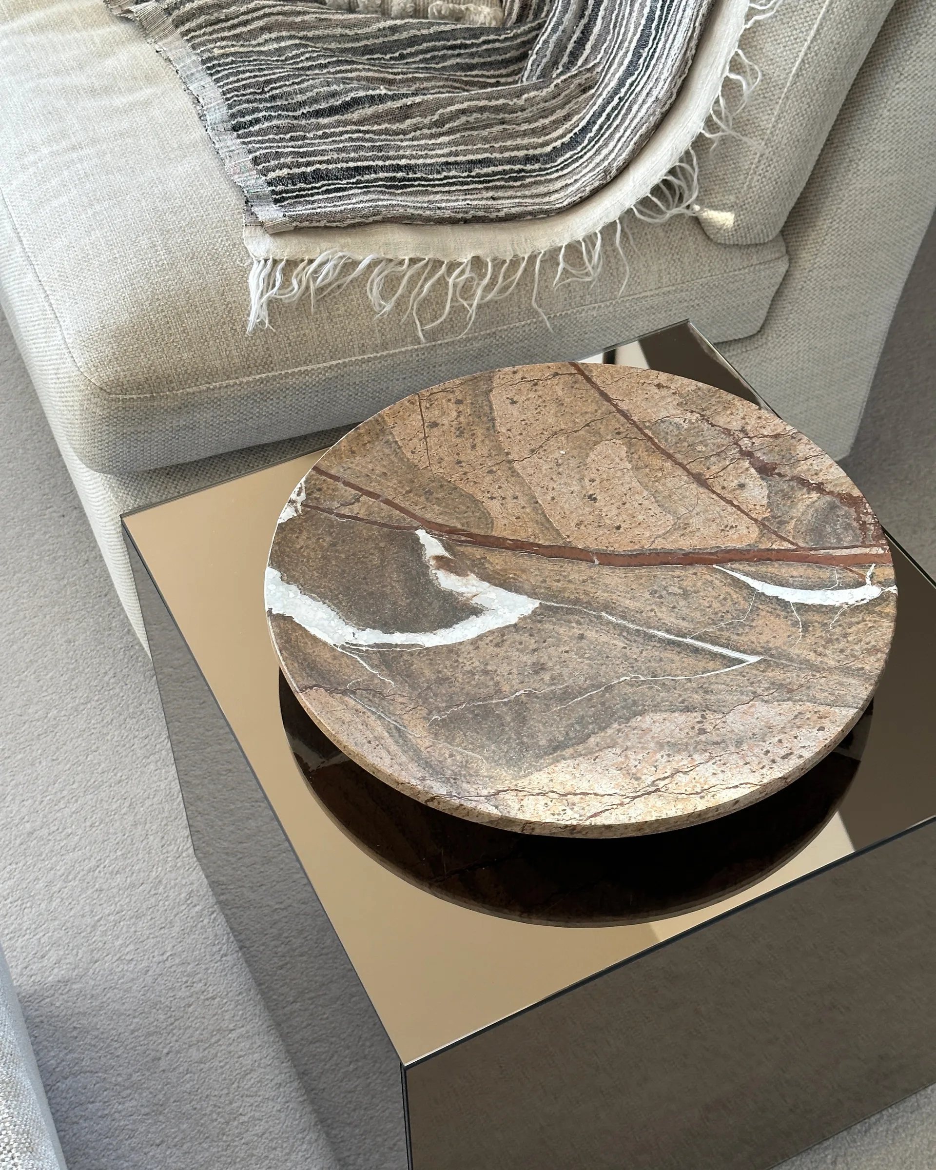 Falker fat, Red stone Tinted