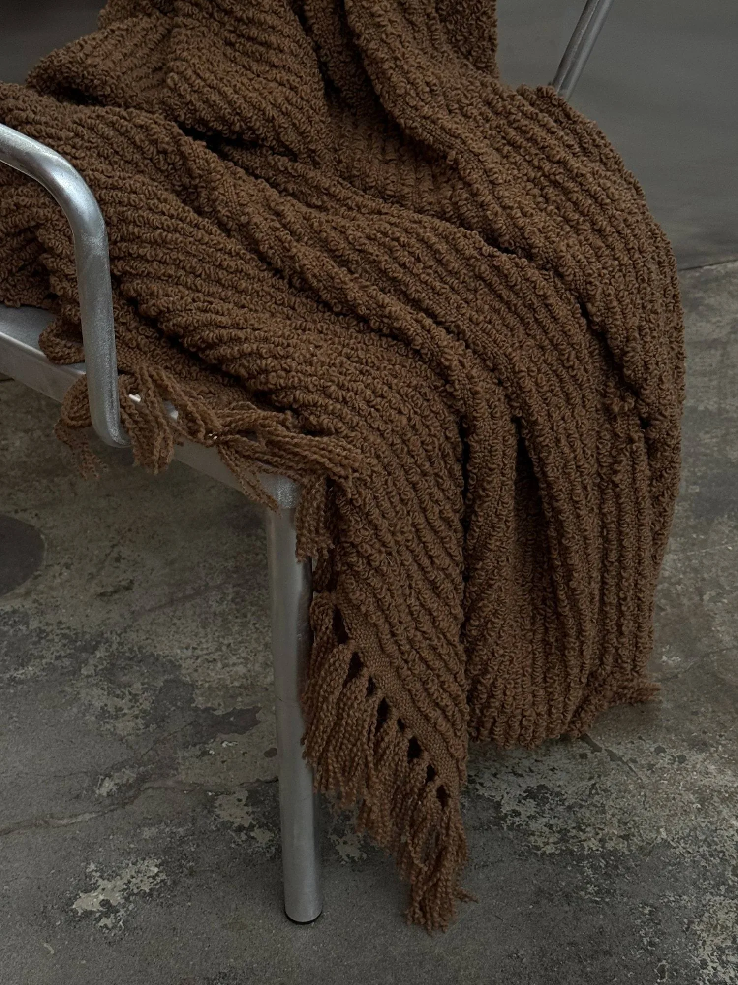 Janzen bouclé-pledd, Solid natural brown, 130x170 cm Tinted