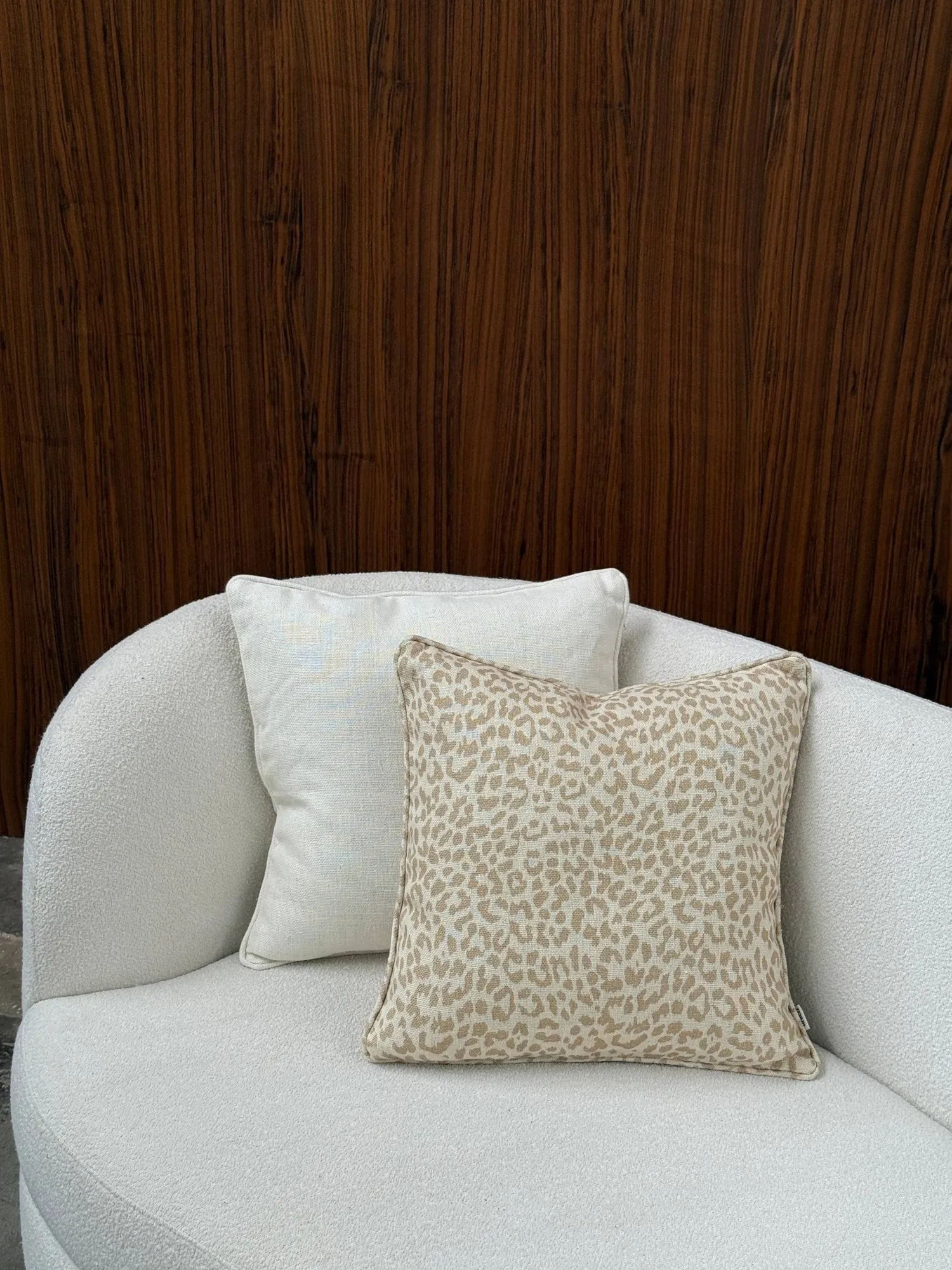 Norell pyntepute, Off white, 50x50 cm Tinted