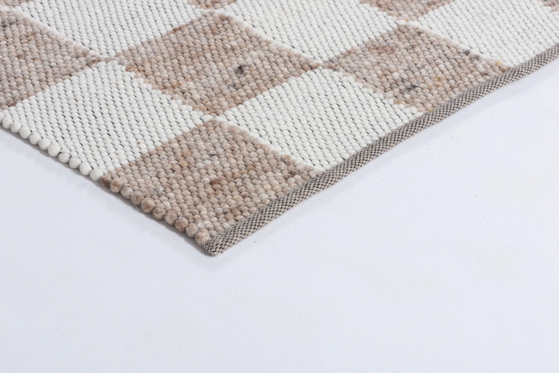 Gotland Design teppe Special Edition, Light brown-white nr. 2412, 200x300 cm Tisca