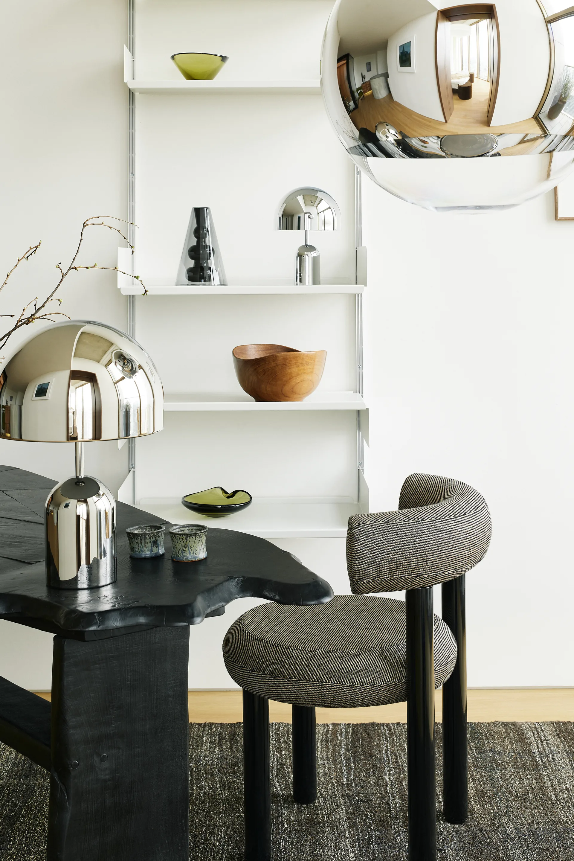 Bell Portable LED bordlampe 28 cm, Silver Tom Dixon