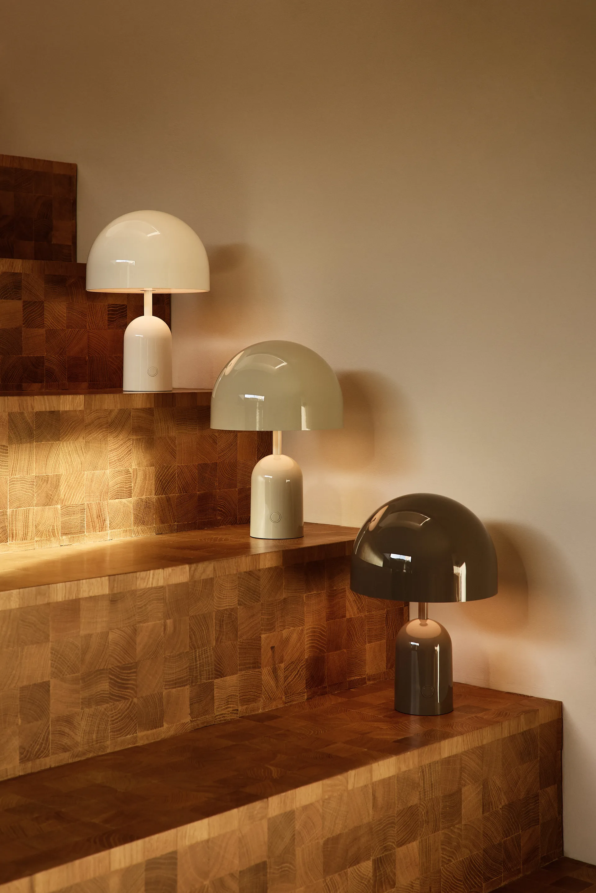 Bell Portable LED bordlampe 28 cm, Taupe Tom Dixon