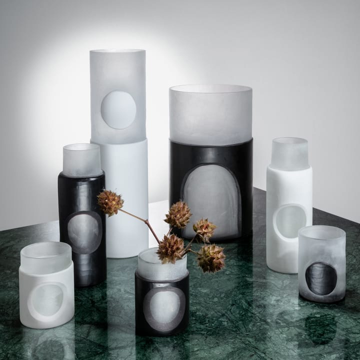 Carved vase medium - Svart - Tom Dixon