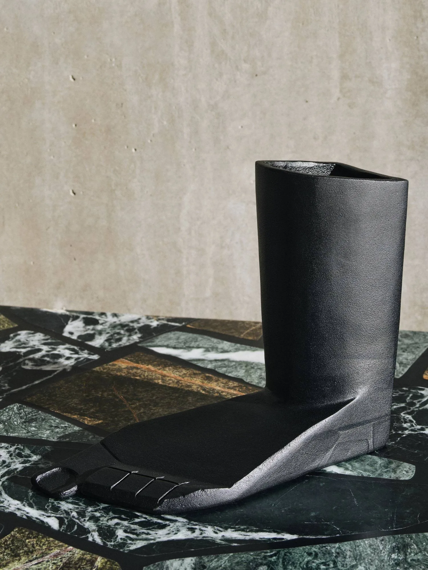 Cast Iron fot, Black, 21,5x20 cm Tom Dixon
