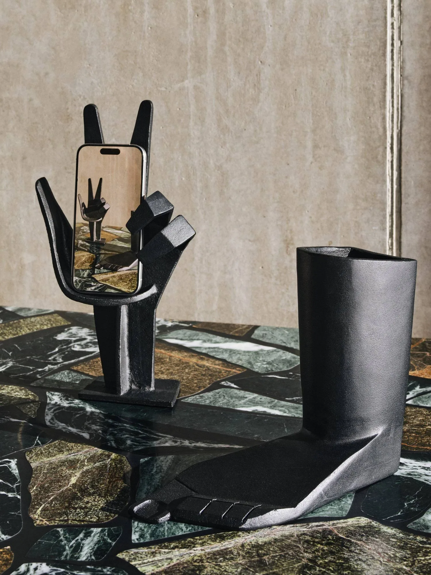 Cast Iron hånd, Black, 29,8x6,5 cm Tom Dixon