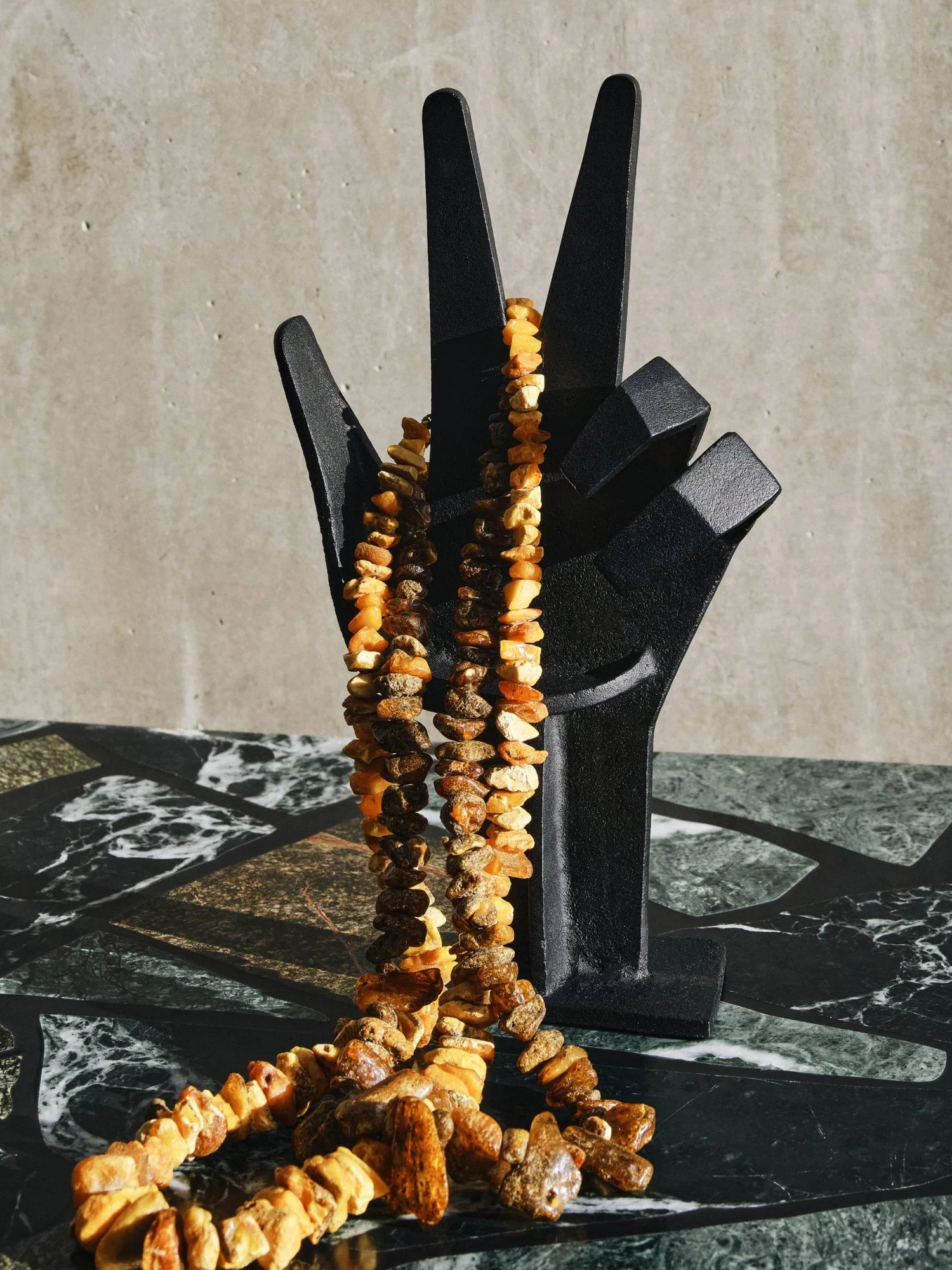 Cast Iron hånd, Black, 29,8x6,5 cm Tom Dixon