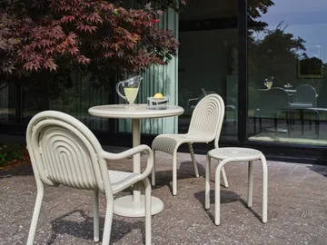 Groove cafebord rundt - Putty, Ø70 cm - Tom Dixon