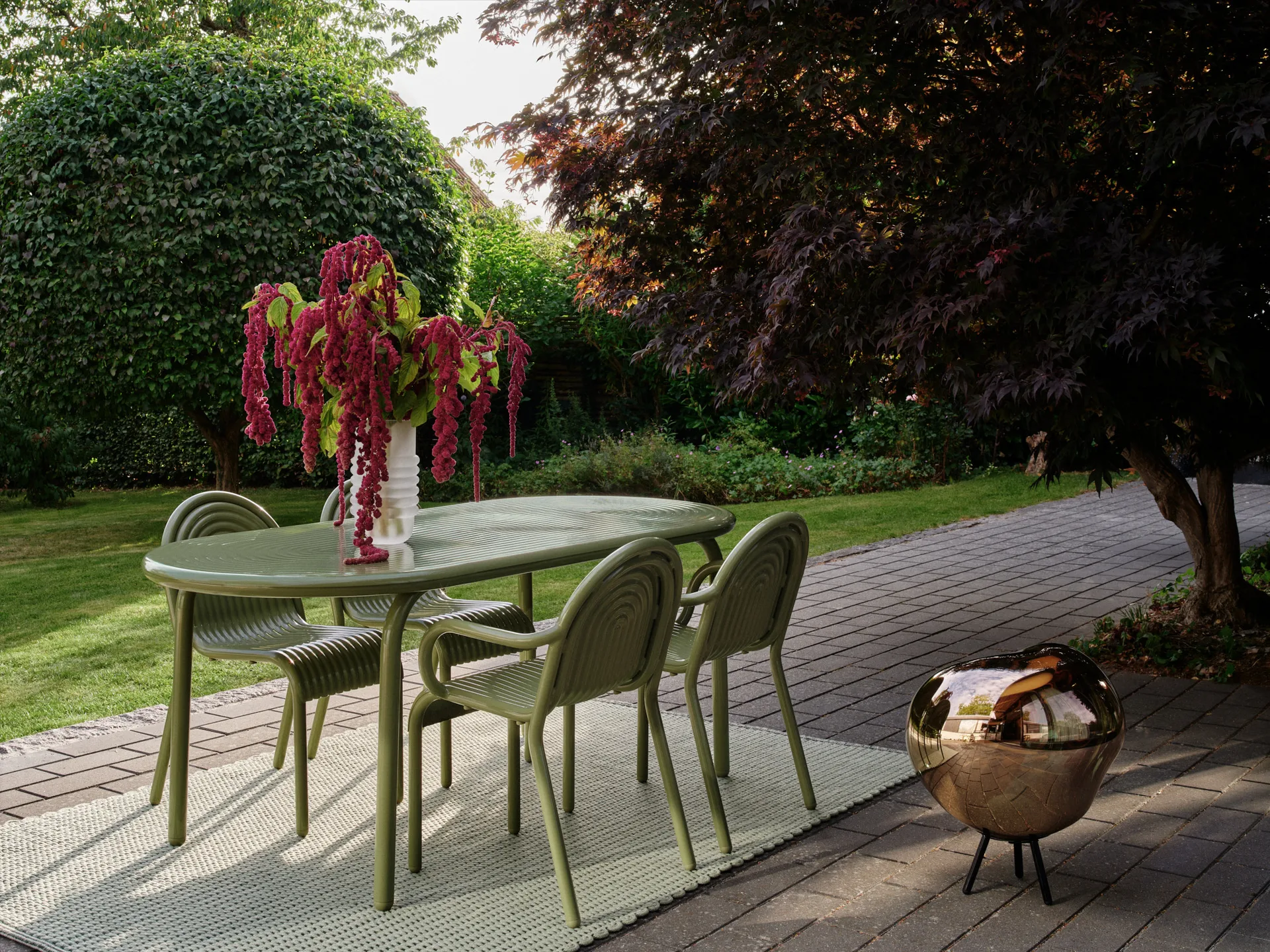 Groove Obround spisebord - Moss, 86x186 cm Tom Dixon