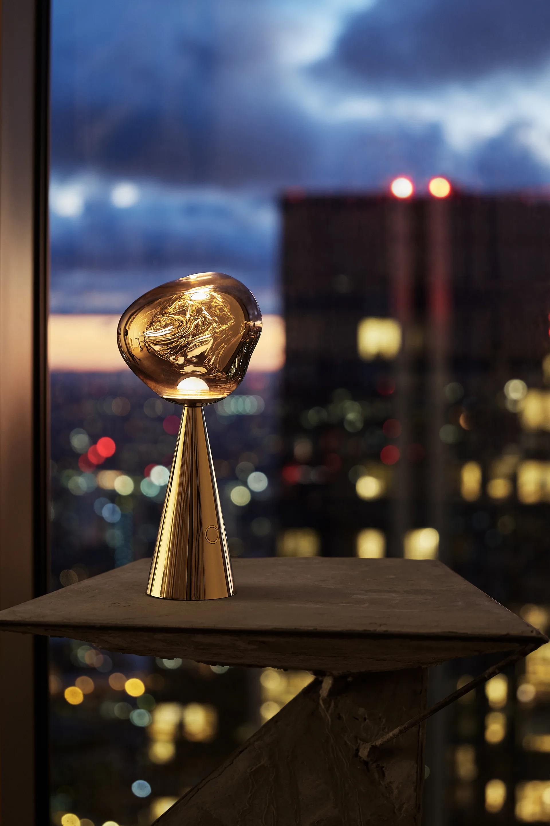 Melt Portable bordlampe, Gold Tom Dixon