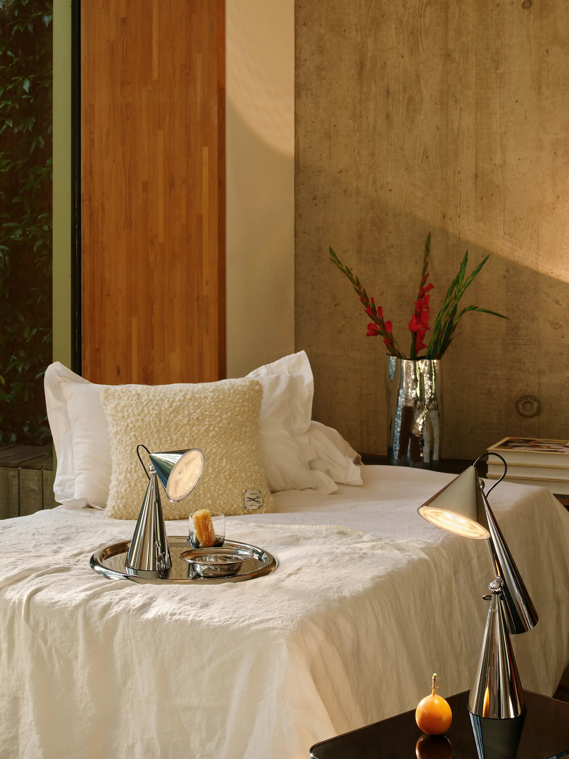 Pose Portable LED bordlampe, Silver Tom Dixon