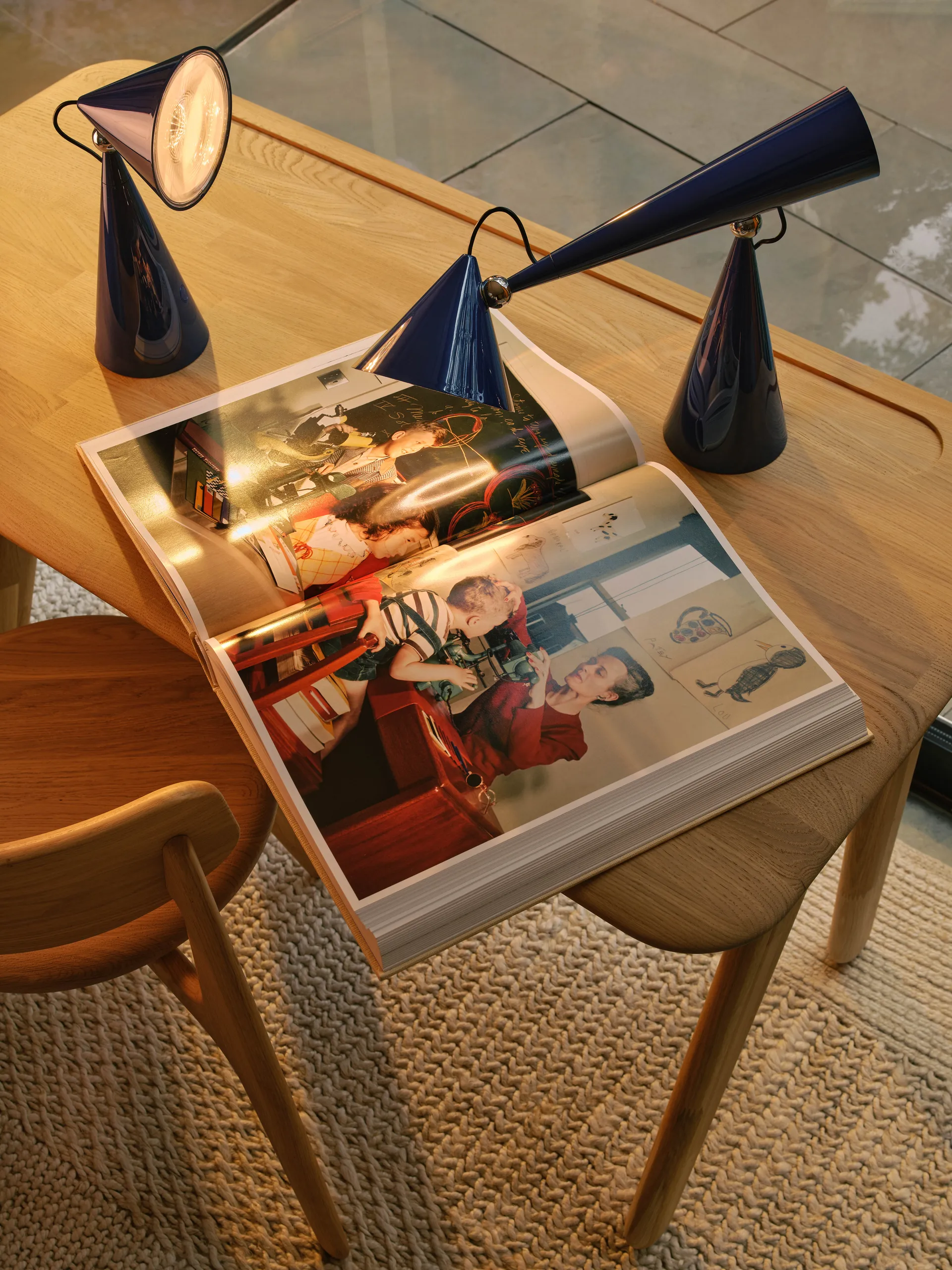 Pose Task LED bordlampe, Indigo Tom Dixon