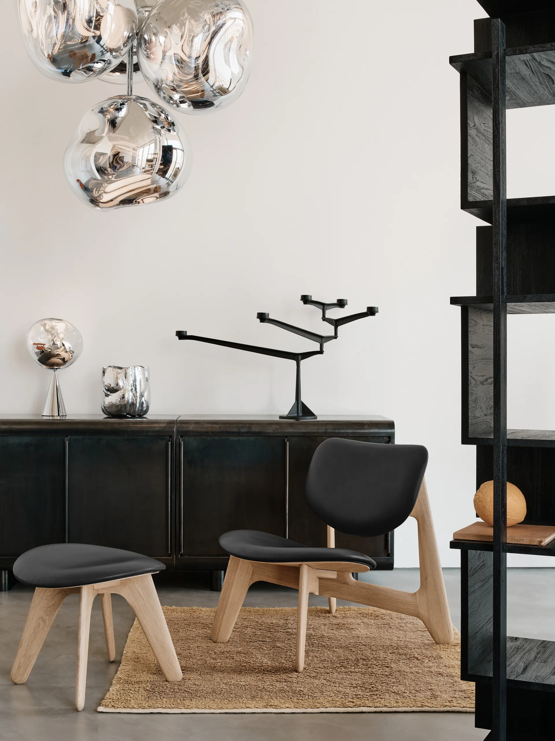 Slab loungestol polstret sete, Natural oak-black leather Tom Dixon