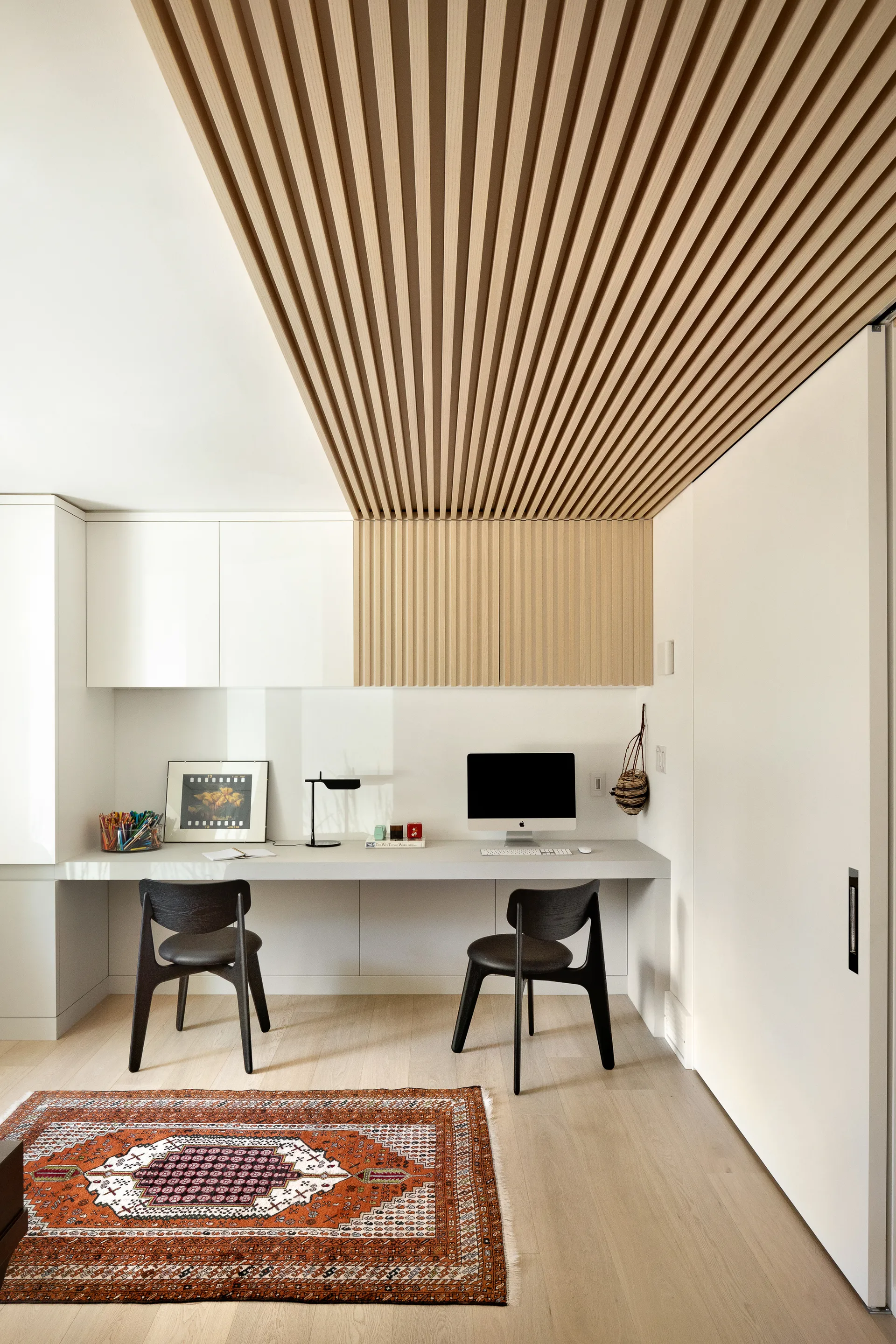 Slab spisestol polstret sete, Black oak-black leather Tom Dixon