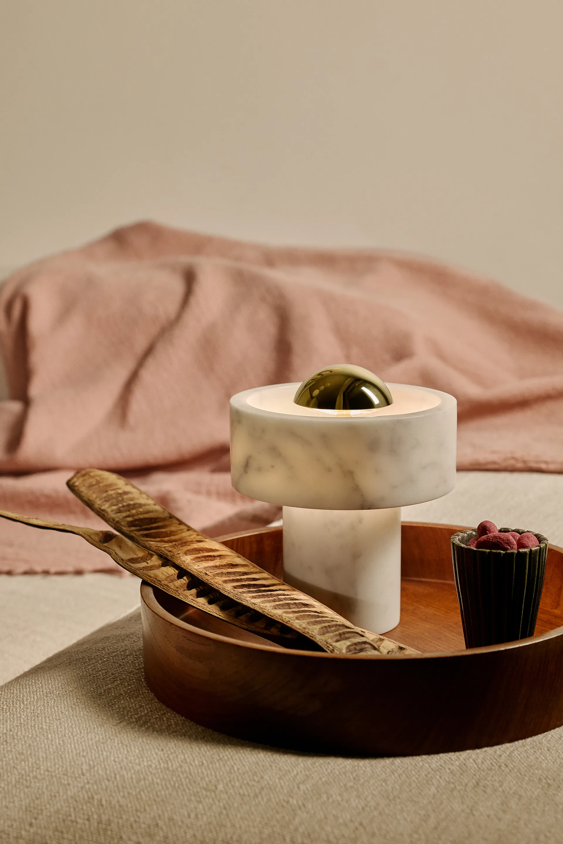 Stone Portable LED bordlampe 28 cm, Marble-gold Tom Dixon