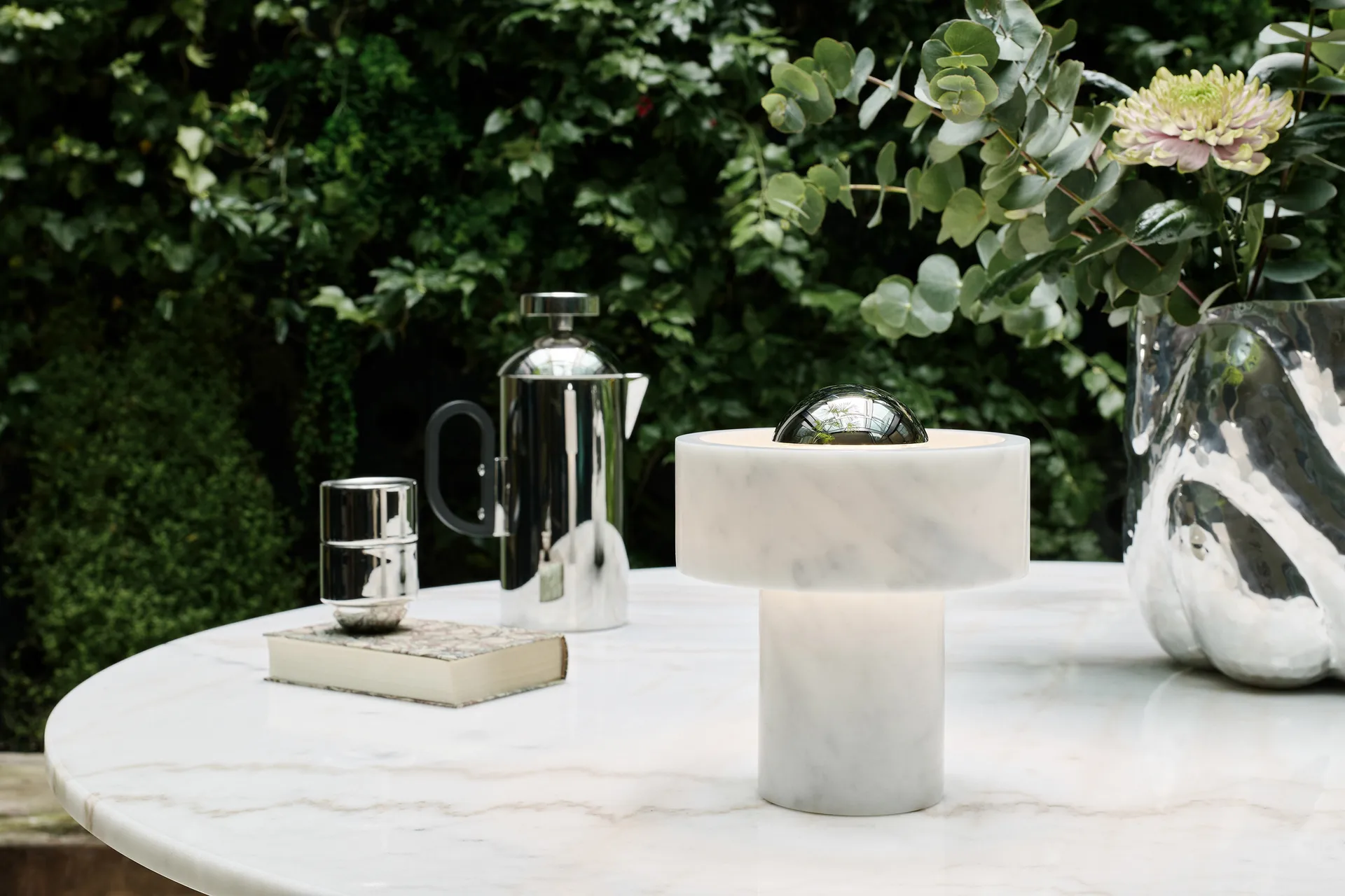 Stone Portable LED bordlampe 28 cm, Marble-silver Tom Dixon