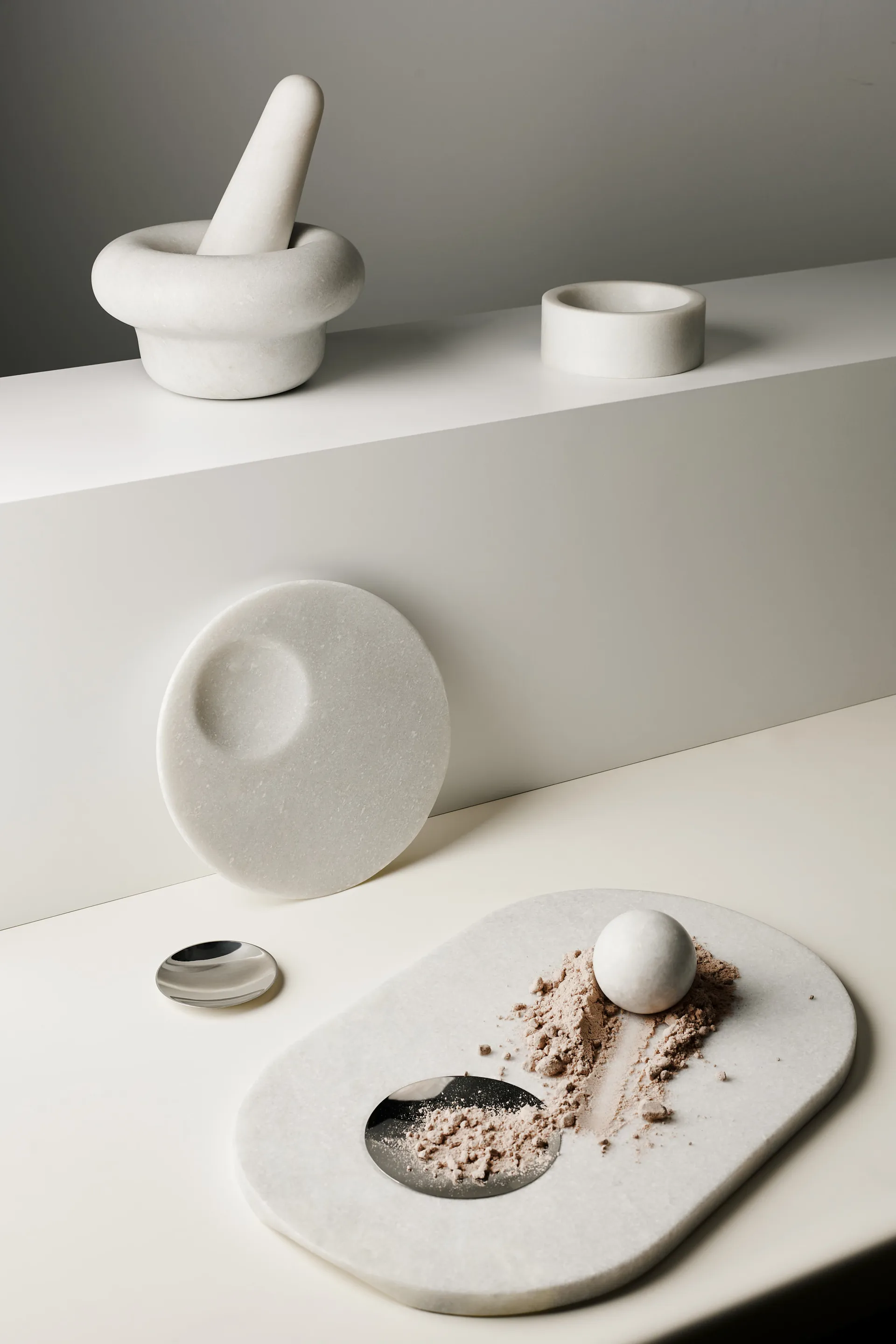 Stone serveringsbrett Ø22 cm, White marble-silver Tom Dixon